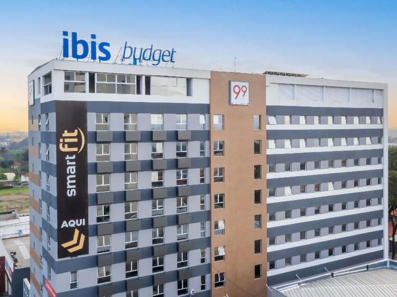 Ibis Budget Pindamonhangaba image