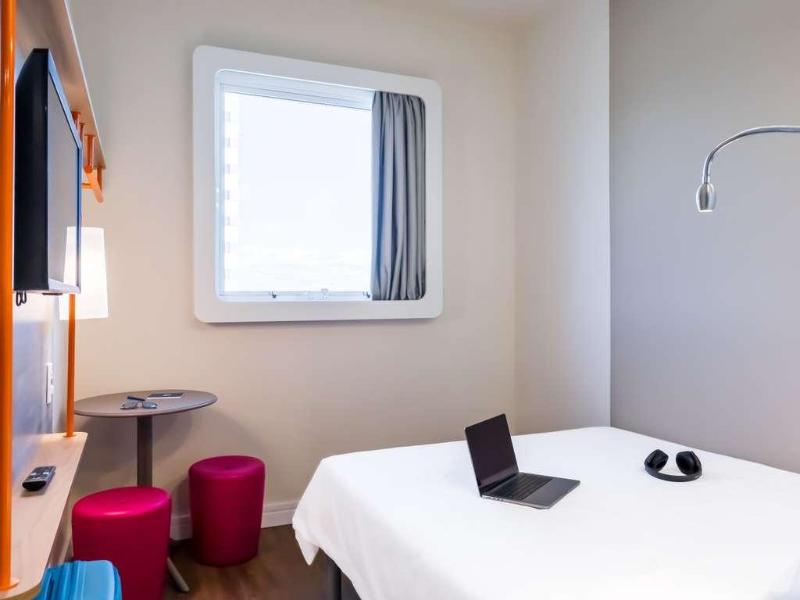 Ibis Budget Pindamonhangaba image