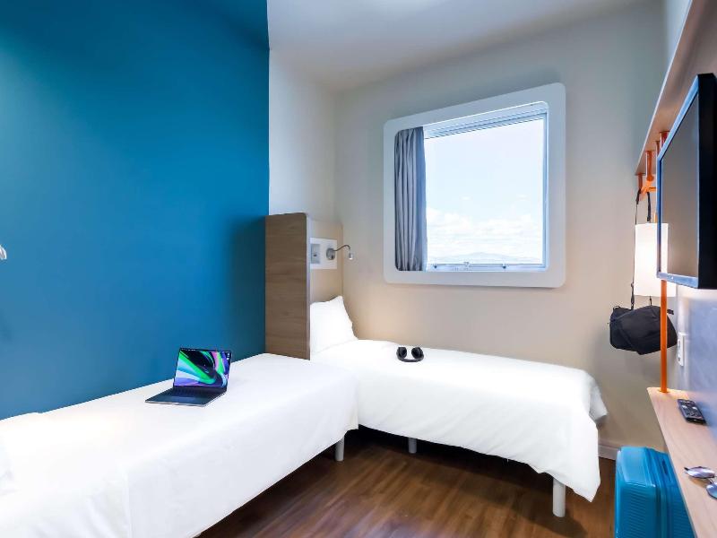 Ibis Budget Pindamonhangaba image