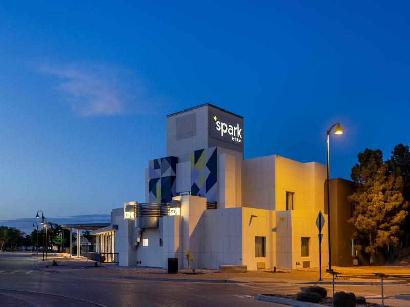 Spark By Hilton Artesia image