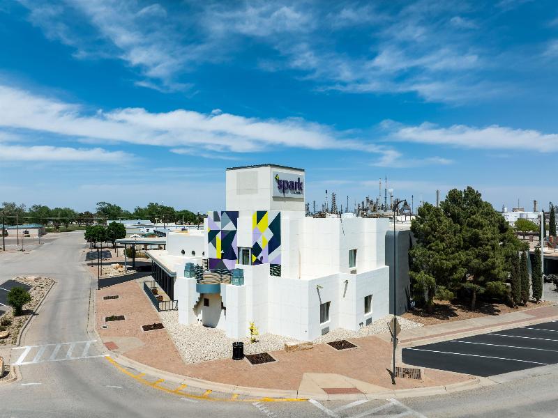Spark By Hilton Artesia image