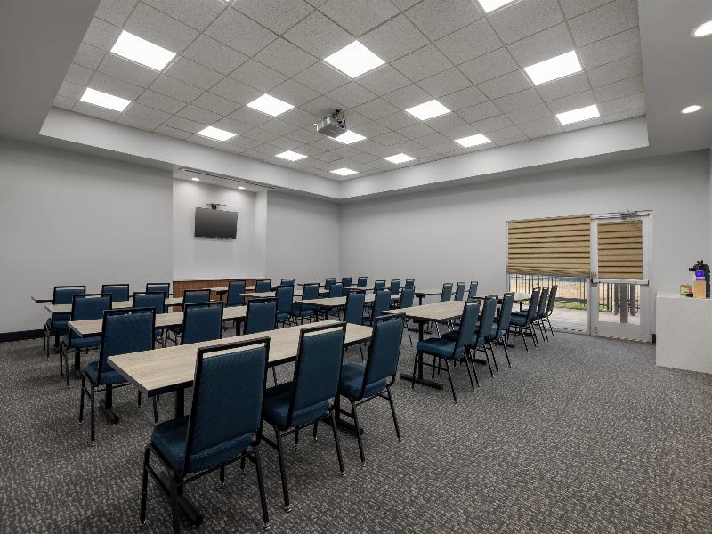 Spark By Hilton Artesia image