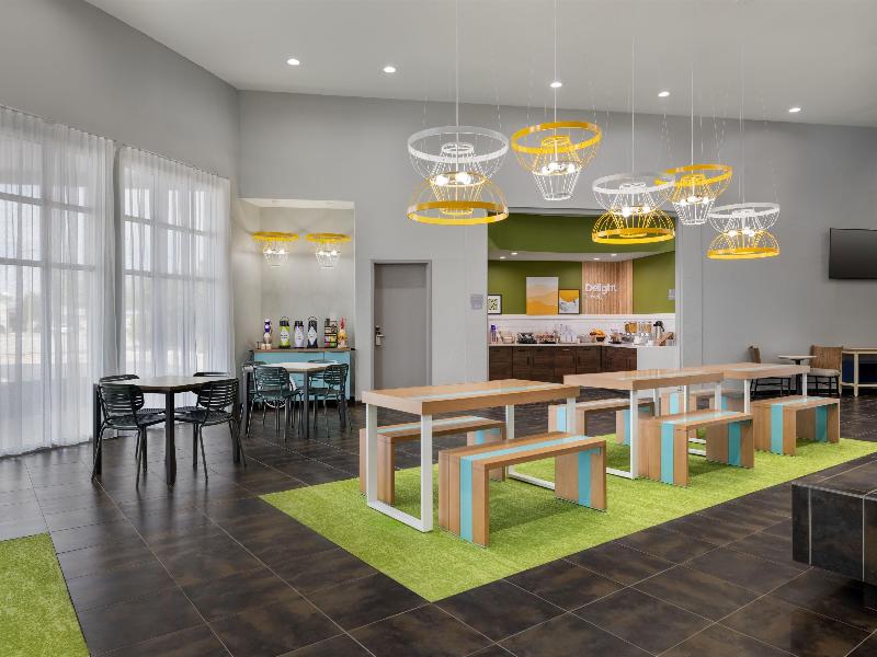 Spark By Hilton Artesia image