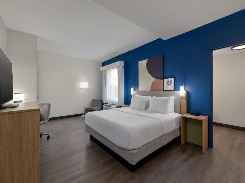 Spark By Hilton Artesia image