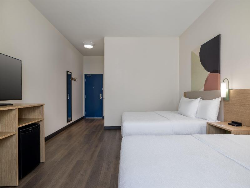 Spark By Hilton Artesia image