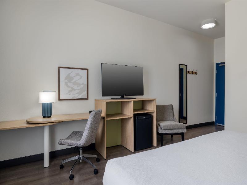 Spark By Hilton Artesia image