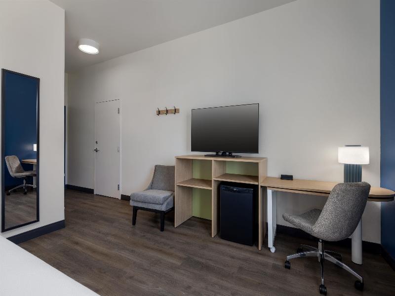 Spark By Hilton Artesia image