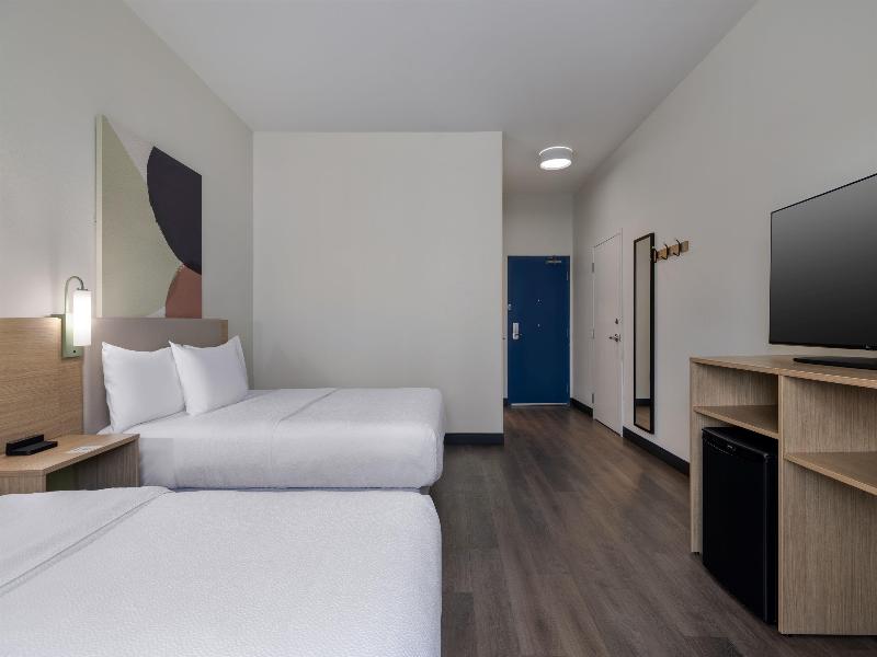 Spark By Hilton Artesia image