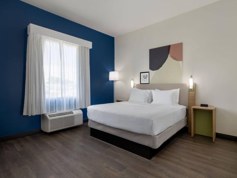 Spark By Hilton Artesia image