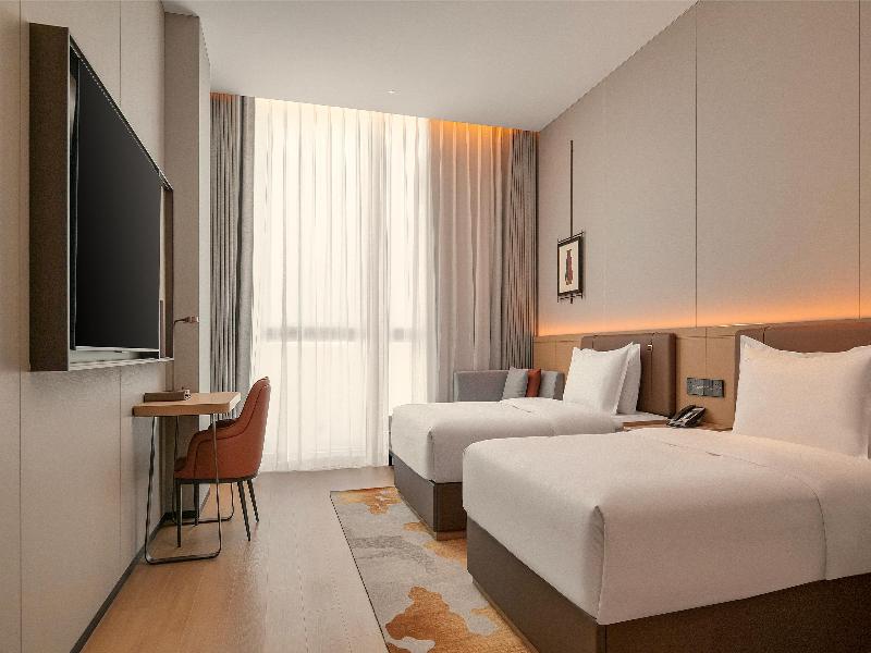 Holiday Inn Datong image