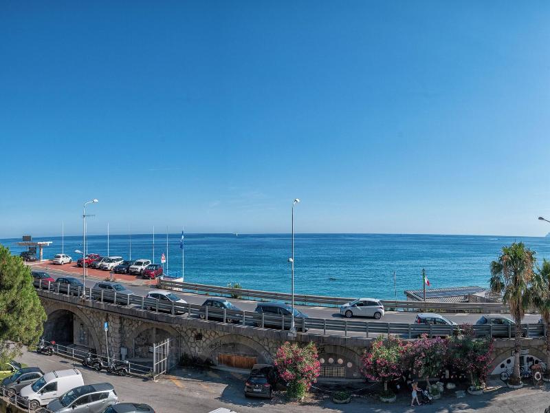 Villa Cadiz Apartments Varazze image