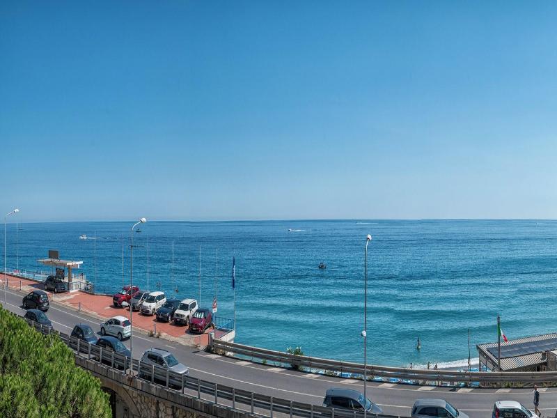 Villa Cadiz Apartments Varazze image