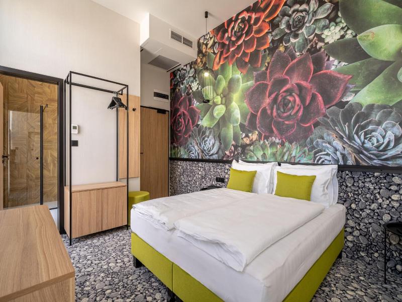 Urban Hotel image