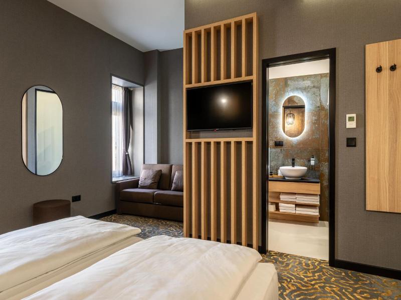 Urban Hotel image