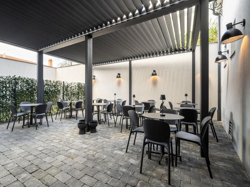Urban Hotel image