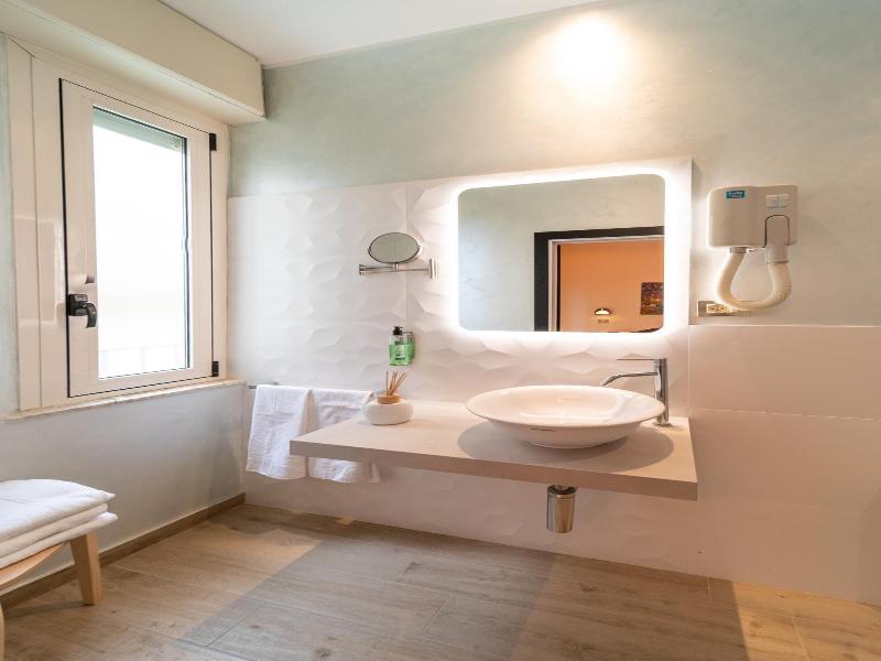 Hotel Ancora image