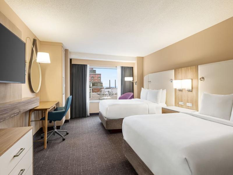 Crowne Plaza Cleveland at Playhouse Square image
