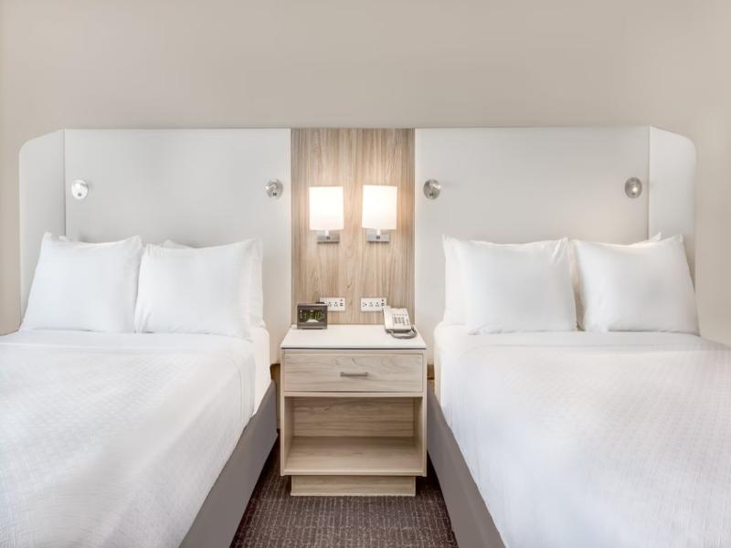 Crowne Plaza Cleveland at Playhouse Square image