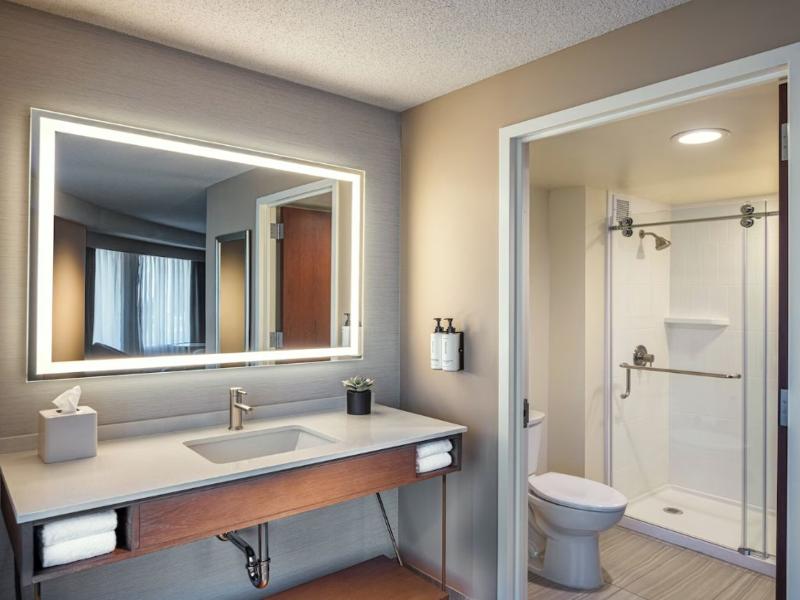 Crowne Plaza Cleveland at Playhouse Square image