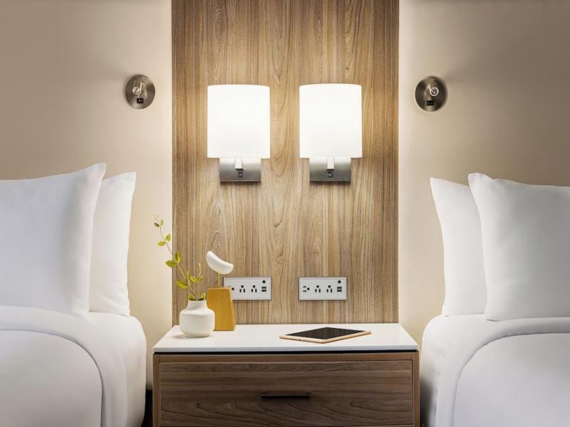 Crowne Plaza Cleveland at Playhouse Square image