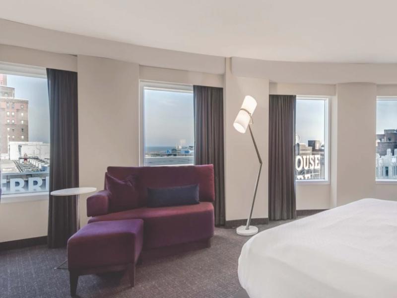Crowne Plaza Cleveland at Playhouse Square image