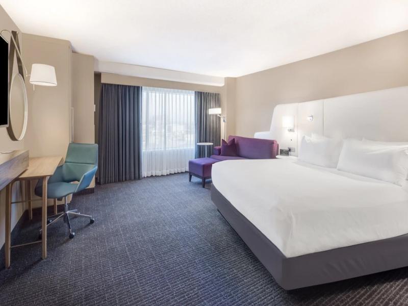 Crowne Plaza Cleveland at Playhouse Square image