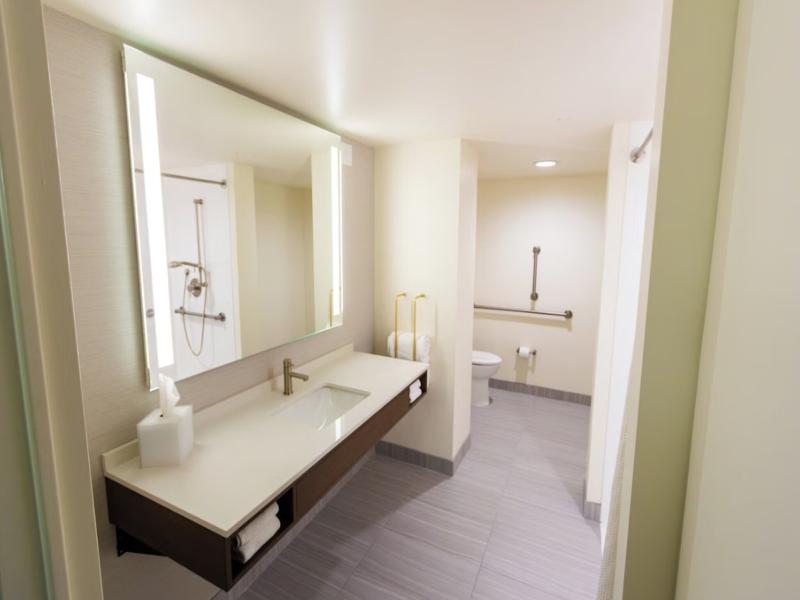 Crowne Plaza Cleveland at Playhouse Square image