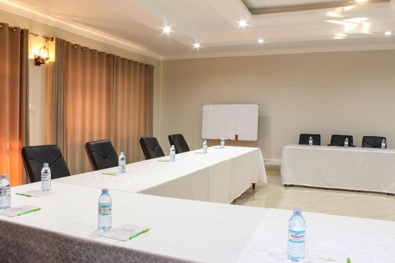 Excelsis Garden Hotel Kampala image