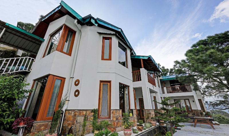 Treebo Vista Lago With Lake View image