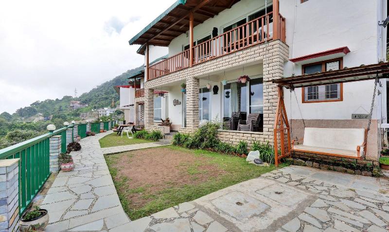 Treebo Vista Lago With Lake View image