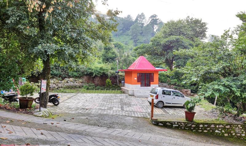 Treebo Vista Lago With Lake View image