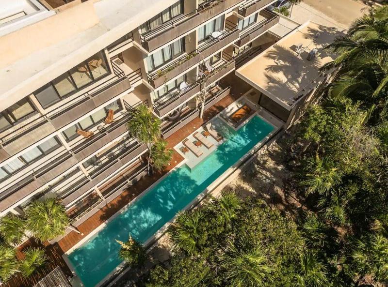 Luxury And Mordern Beachfront Condo By Bt Homes image