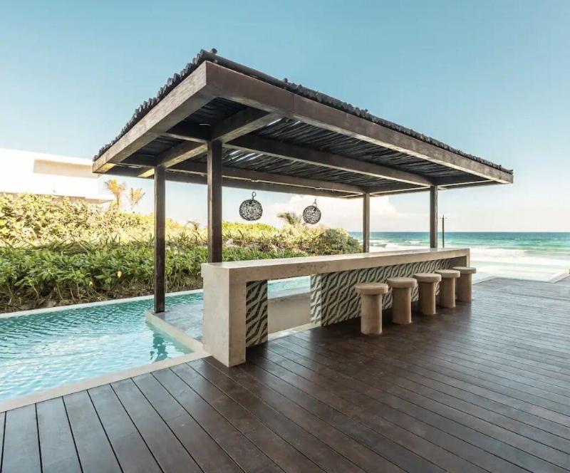 Luxury And Mordern Beachfront Condo By Bt Homes image
