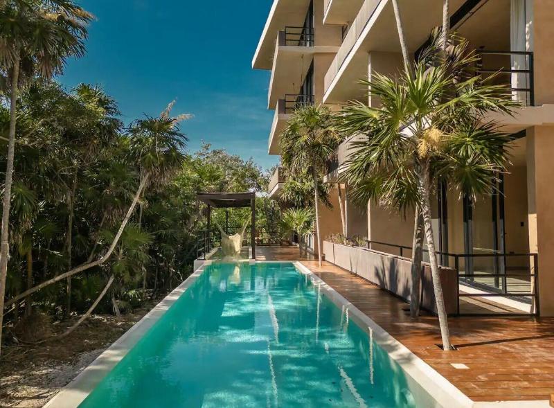 Luxury And Mordern Beachfront Condo By Bt Homes image