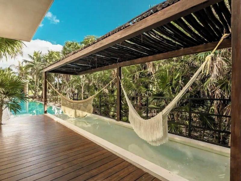 Luxury And Mordern Beachfront Condo By Bt Homes image