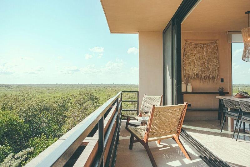 Luxury And Mordern Beachfront Condo By Bt Homes image