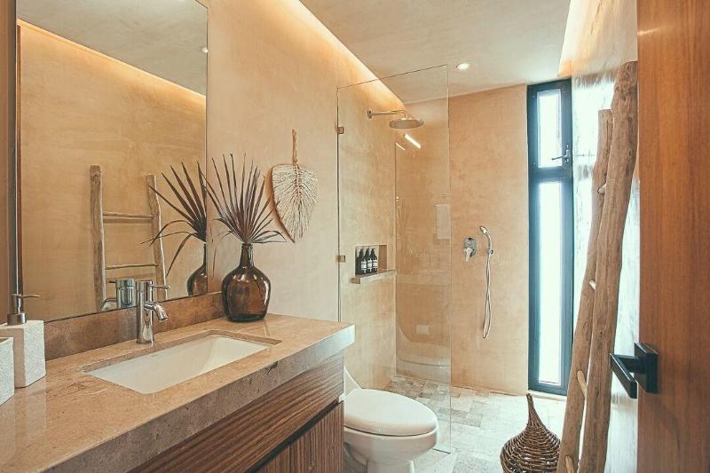 Luxury And Mordern Beachfront Condo By Bt Homes image