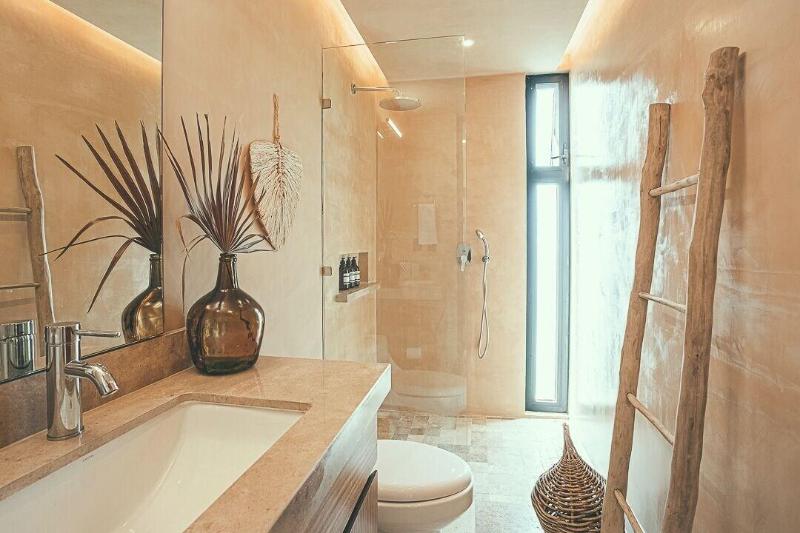 Luxury And Mordern Beachfront Condo By Bt Homes image