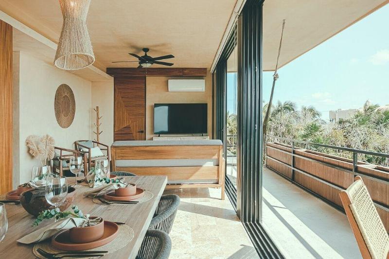 Luxury And Mordern Beachfront Condo By Bt Homes image