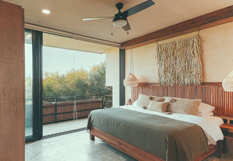 Luxury And Mordern Beachfront Condo By Bt Homes image