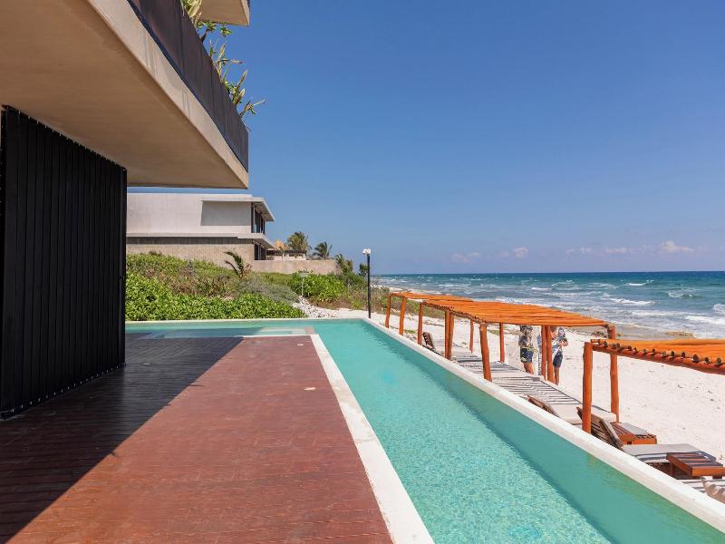 Luxury And Mordern Beachfront Condo By Bt Homes image