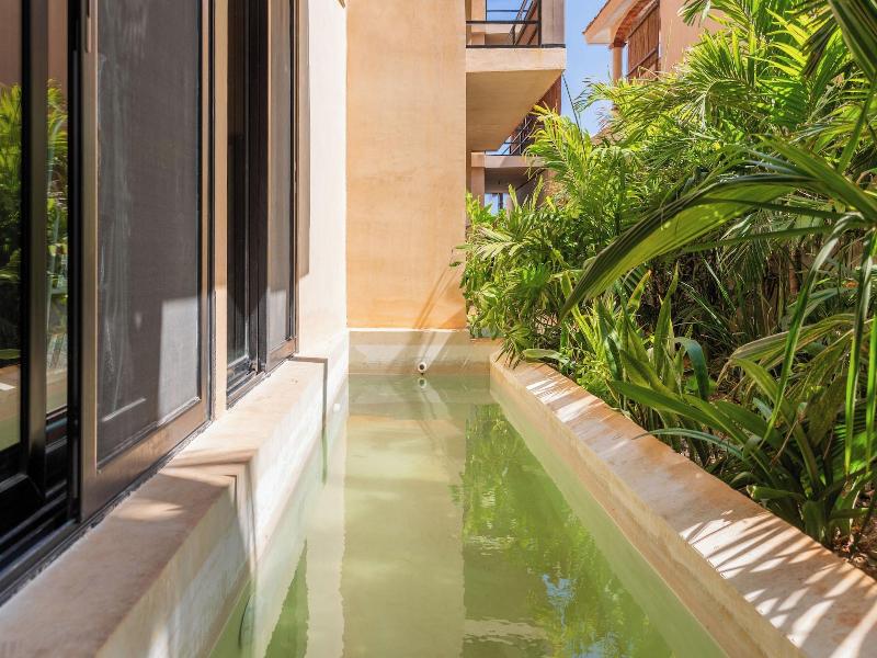 Luxury And Mordern Beachfront Condo By Bt Homes image