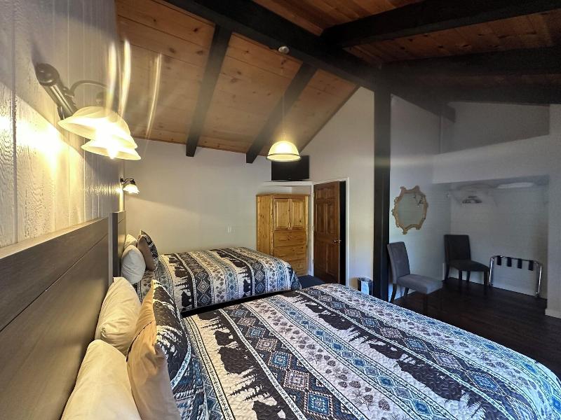 Lee Vining Motel image