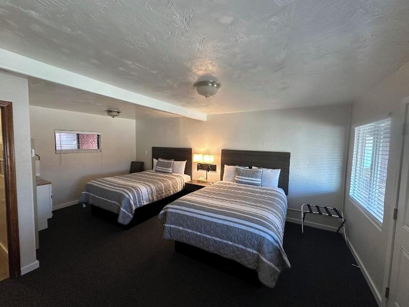 Lee Vining Motel image