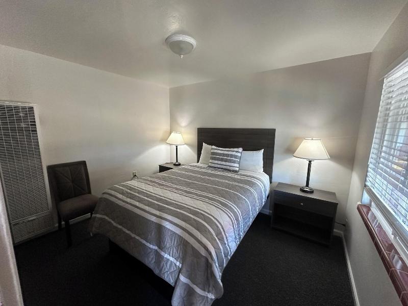 Lee Vining Motel image