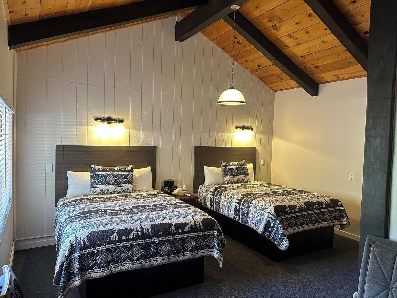 Lee Vining Motel image