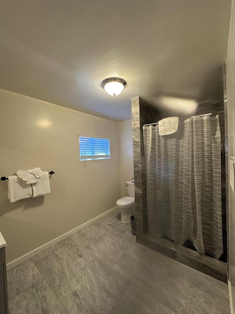 Lee Vining Motel image