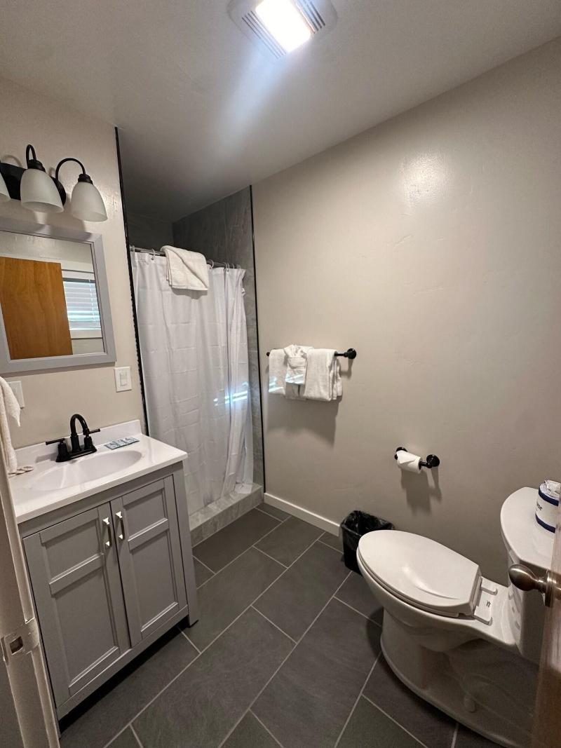 Lee Vining Motel image