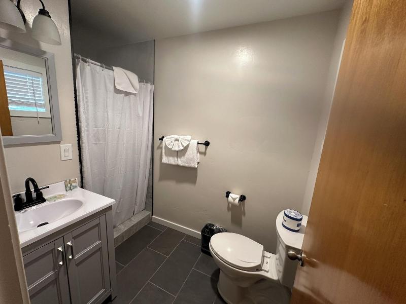 Lee Vining Motel image