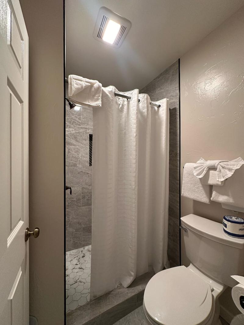 Lee Vining Motel image